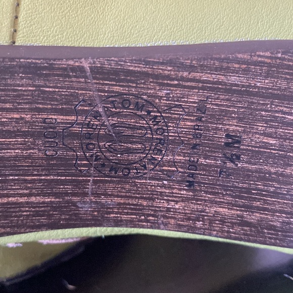 MORENATO Lime green funky heels.  Super comfortable with cool tan swirl details. - Picture 11 of 12